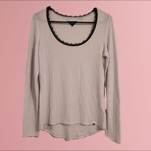 5/$10 EUC ROXY lavender lace scoop neck lightweight sweater